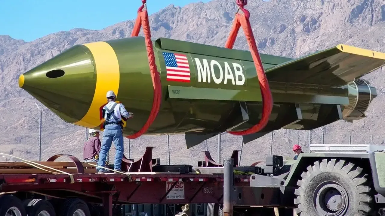 Обложка источника: США могут использовать бомбу MOAB против Ирана