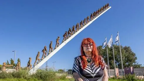 Обложка источника: Художница подала в суд на муниципалитет Кфар-Йоны