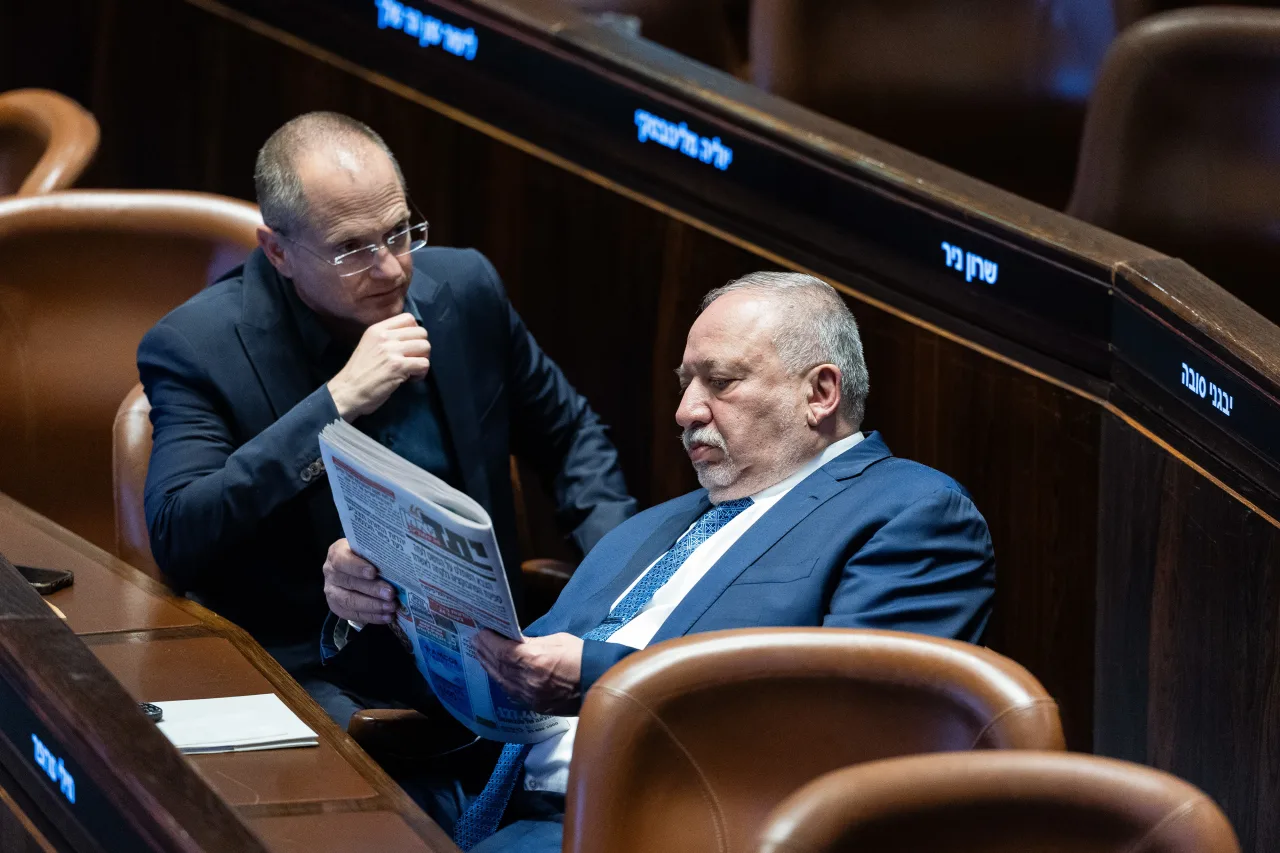 Обложка источника: Одед Форер раскритиковал руководство кампании Изенкота