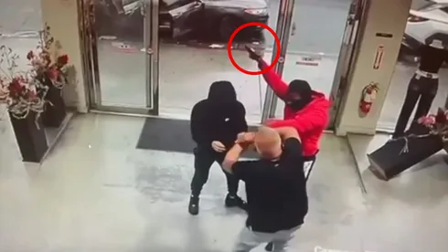 Обложка источника: Видео: израильский бизнесмен подвергся нападению в Лос-Анджелесе, украдены часы стоимостью 50 тысяч долларов