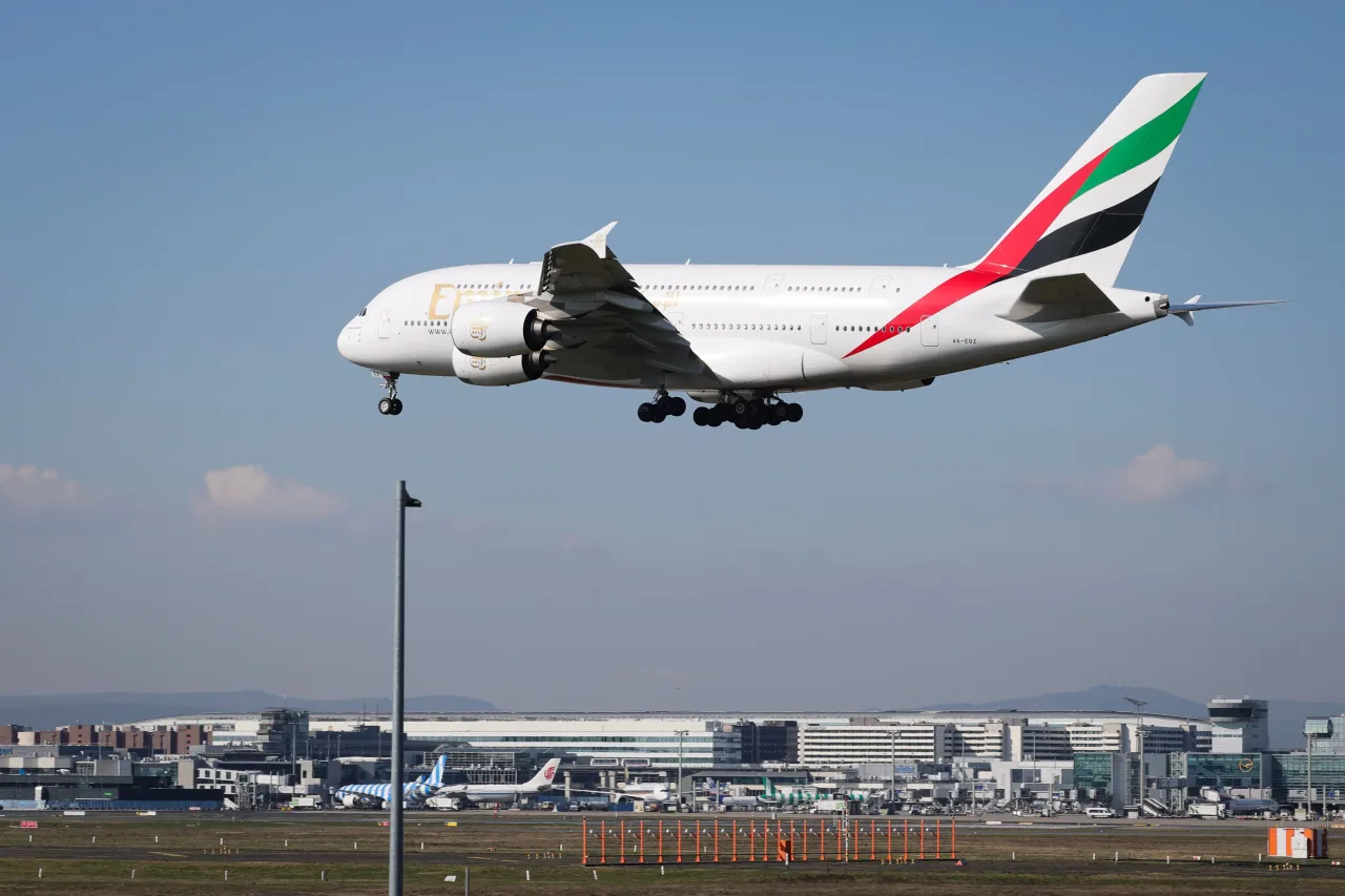 Обложка источника: Emirates приостановила рейсы в Тель-Авив