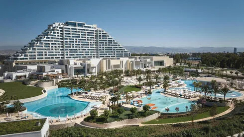 Обложка источника: Отзыв о курорте City of Dreams Mediterranean