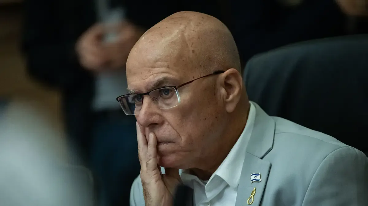 Обложка источника: Депутат Кнессета Цвика Фогель покидает партию «Оцма Йехудит»
