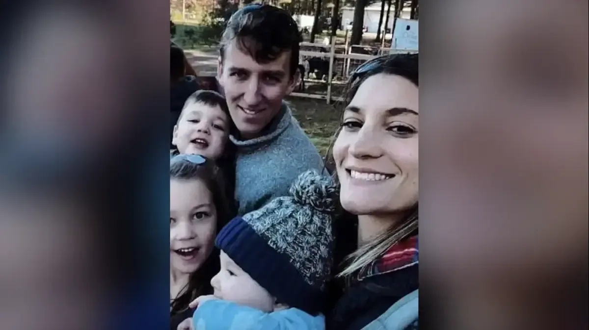 Обложка источника: Суд по делу Линдси Клэнси признан несостоявшимся
