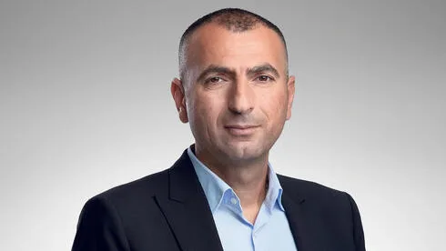 Обложка источника: Дисконт Капитал продает большую часть своей доли в небанковской кредитной компании Малерен