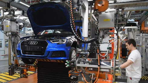 Обложка источника: Танки вместо автомобилей: Audi также переводит сотрудников в оборонную промышленность Германии