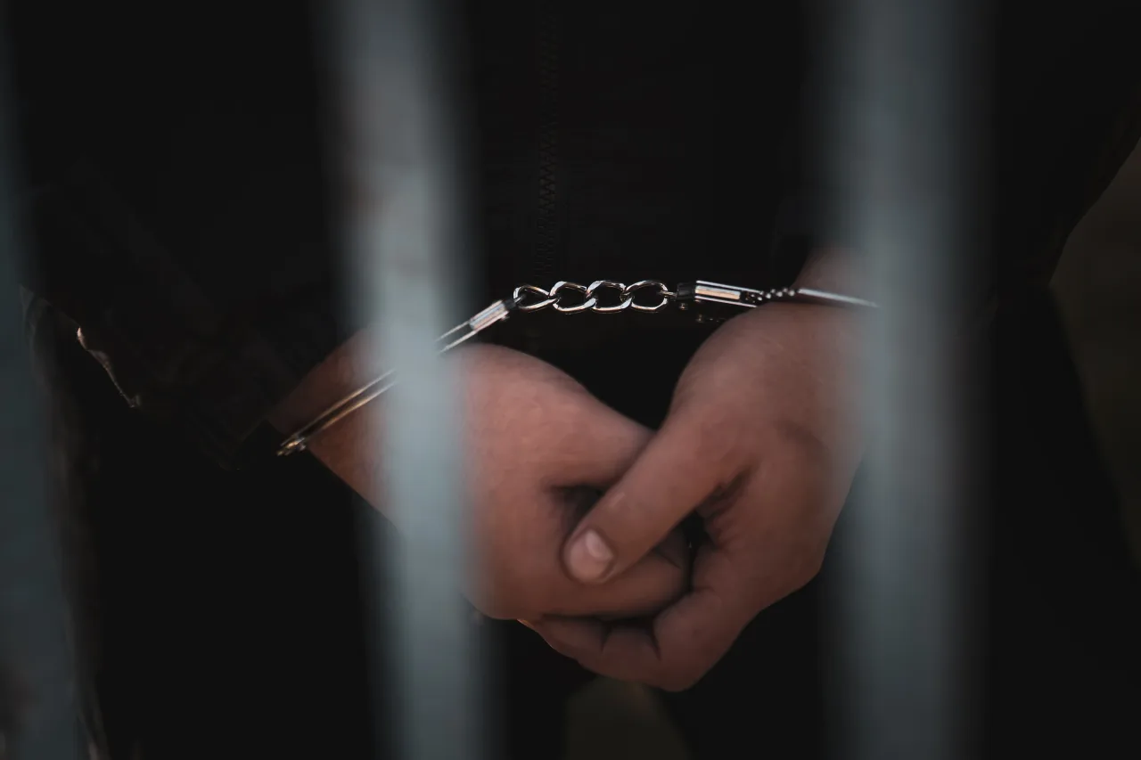 Обложка источника: В Шоэме задержаны подозреваемые в нападении на отца при сыне