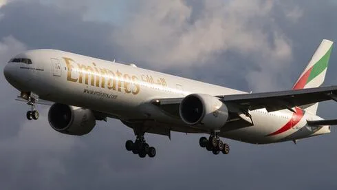 Обложка источника: Emirates запрещает посадку пассажирам, следующим в Тель-Авив