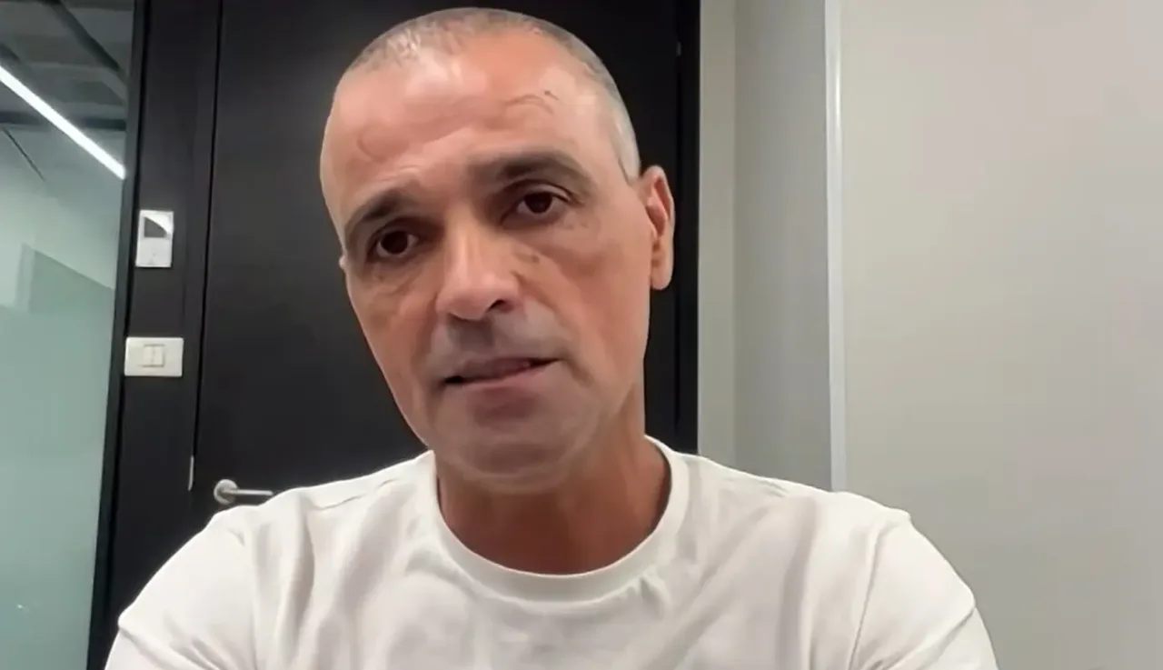 Обложка источника: Израильтянин Янив Хион рассказал о захвате нападавшего на борту самолета