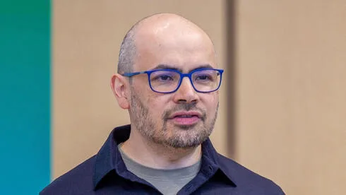 Обложка источника: Стартап Google по разработке лекарств с помощью ИИ ведет переговоры о привлечении инвестиций при оценке в 50 миллиардов долларов