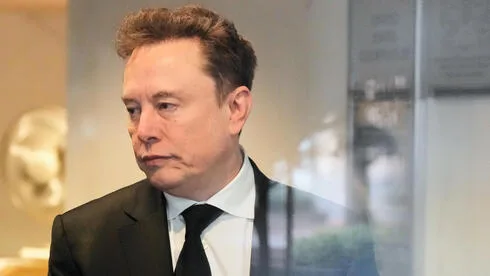 Обложка источника: Маск закрывает фронт с Apple: SpaceX и X отозвали иск, битва с OpenAI продолжается