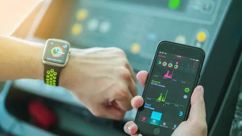 Обложка источника: Вибрация в Apple Watch и iPhone обошлась Apple дорого: компания выплатит 5,7 миллиарда долларов за нарушение патентов
