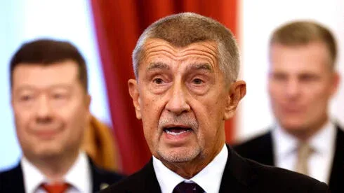 Обложка источника: Урбан-революция в Чехии? Закон о «захвате» СМИ — и голосование в 04:36 ночи