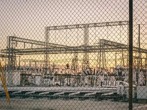 Обложка источника: В Сирии взрыв на газопроводе вывел из строя три электростанции