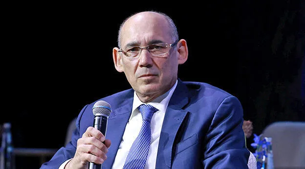 Обложка источника: Директор сигнализирует: Не уверен, что в сентябре будет снижение ставки