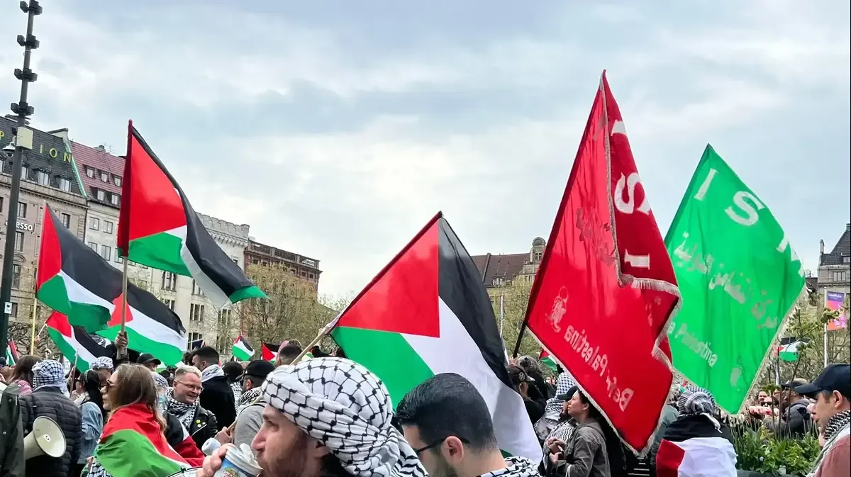 Обложка источника: В Берлине напали на женщину из-за звезды Давида