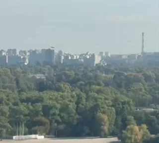 Обложка источника: Российская ракета попала в баннер на мосту в Киеве