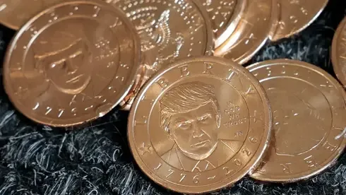 Обложка источника: За несколько часов: монеты с портретом Трампа закончились на складах