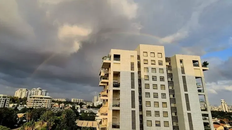 קשת בענן באוגוסט בקריית אונו
