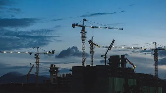 Обложка источника: Экзит в строительной отрасли: Барух Перенес продает 75% компании Skyline Cranes за 255 миллионов шекелей
