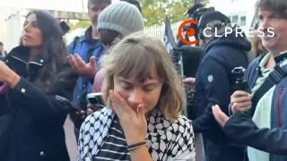 Обложка источника: Грета Тунберг посетила протесты в пригороде Парижа