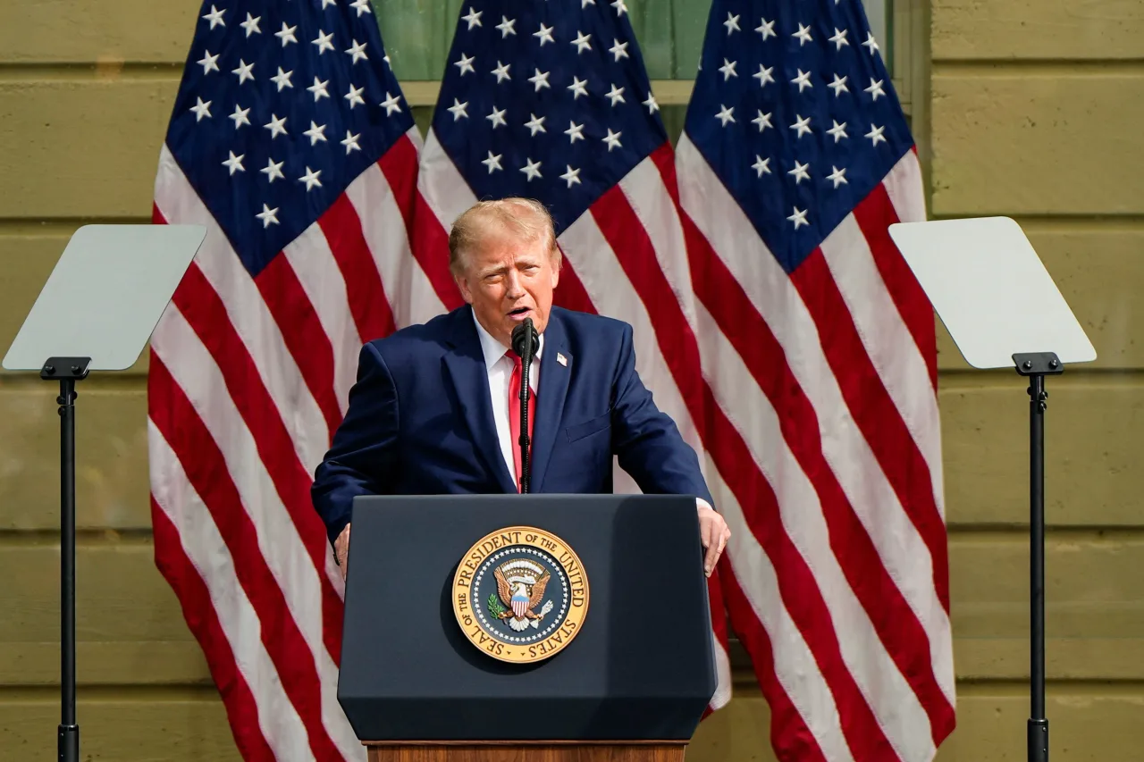 Обложка источника: Профессор Джеймс Лафлер: Трамп превратил борьбу с антисемитизмом в политический инструмент