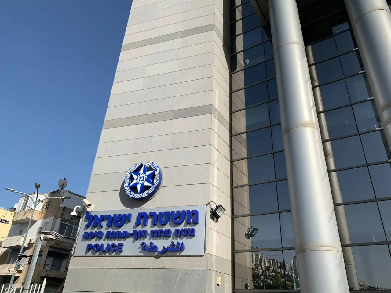 Обложка источника: Житель Хайфы обвиняется в хулиганстве в церкви