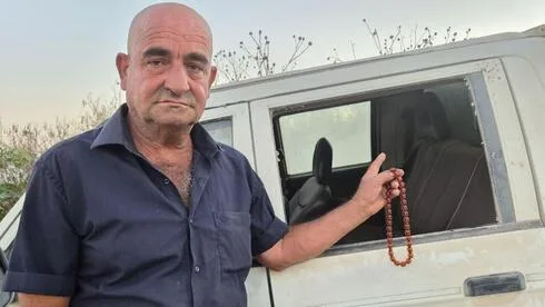 Обложка источника: Полицейский пограничной службы разбил окна автомобиля в деревне Мусмус