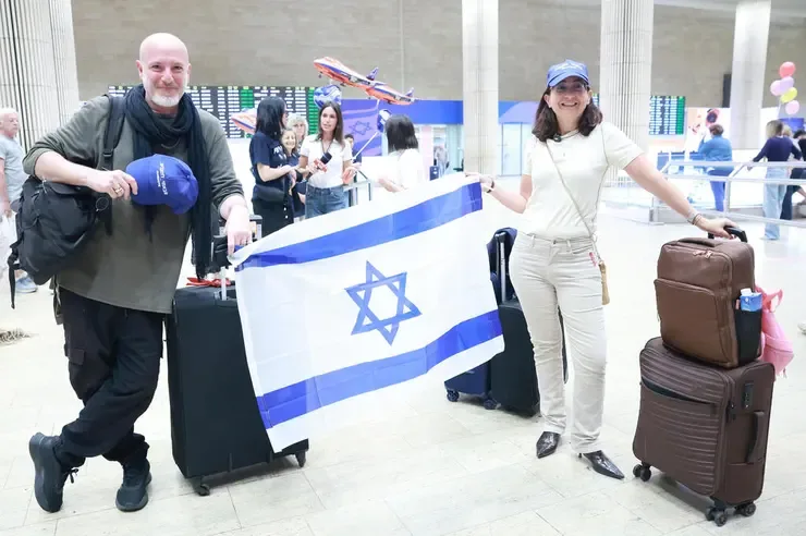 הנוחתים בנתבג שבאו להצביע